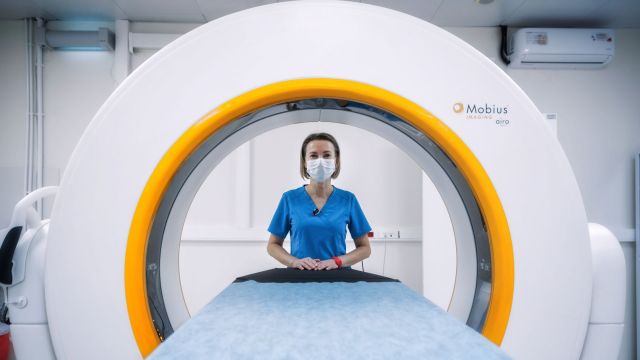 Koja je razlika između otvorenog i zatvorenog MR aparata?